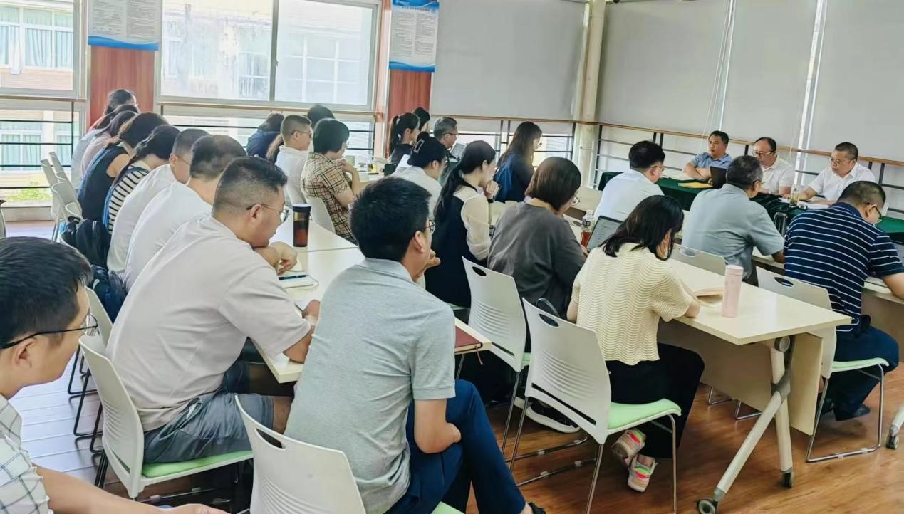 成人小说
2023年秋季学期首次全院教职工政治理论学习会圆满举行