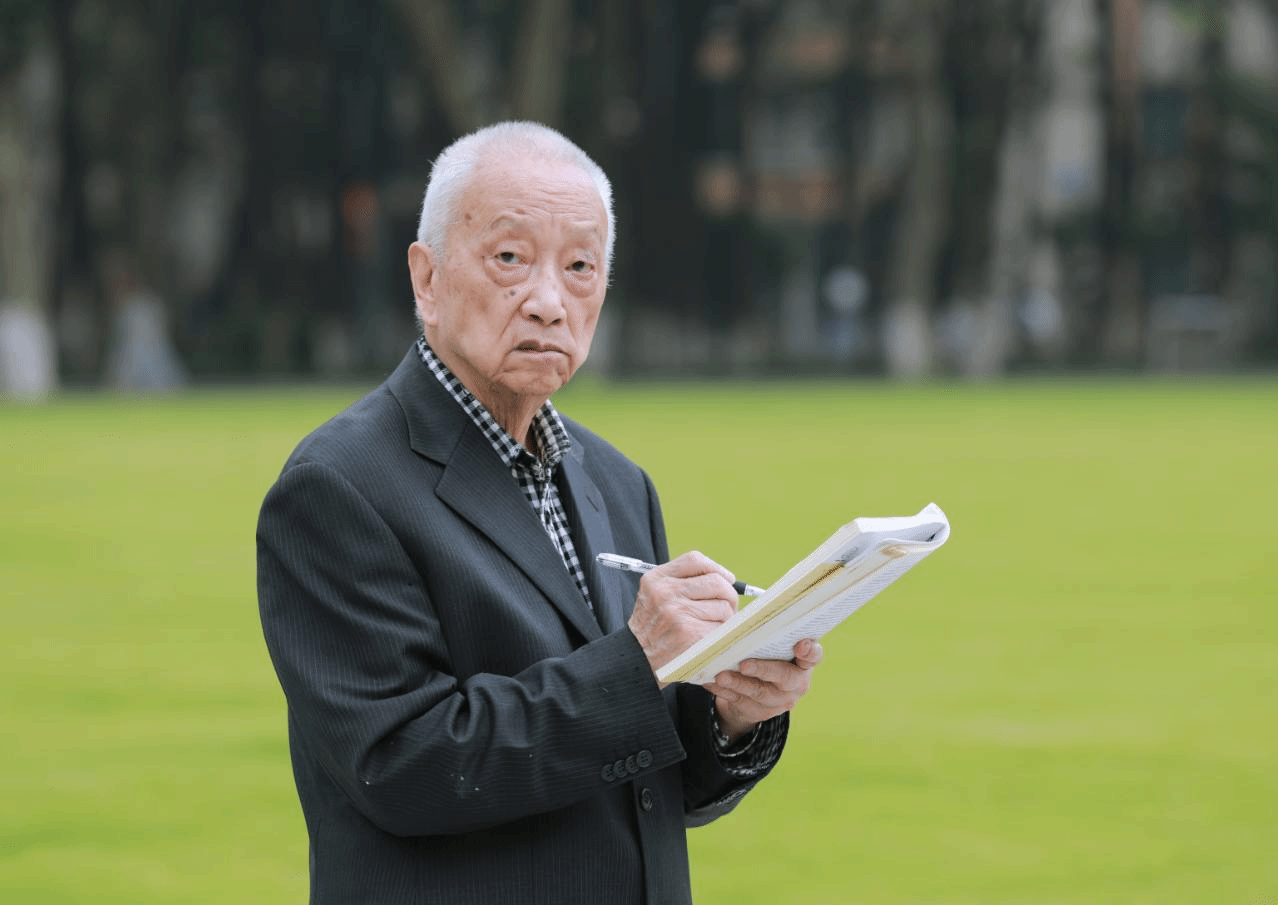 热烈祝贺成人小说
吴忠观教授荣获第九届中华人口奖“荣誉奖”