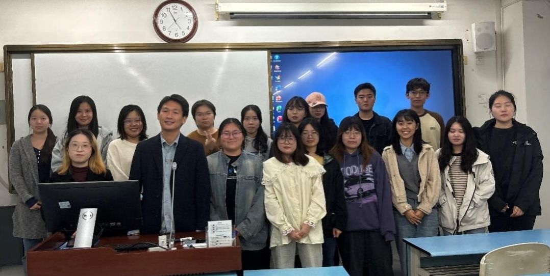 成人小说
罗牧原教授开展“2024年学术节”专题讲座—— “一个好的学术研究是怎样开始的”